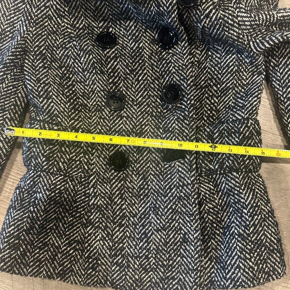 Zara Basic Herringbone wool-blend double-breasted coat. Size Small - Picture 7 of 8